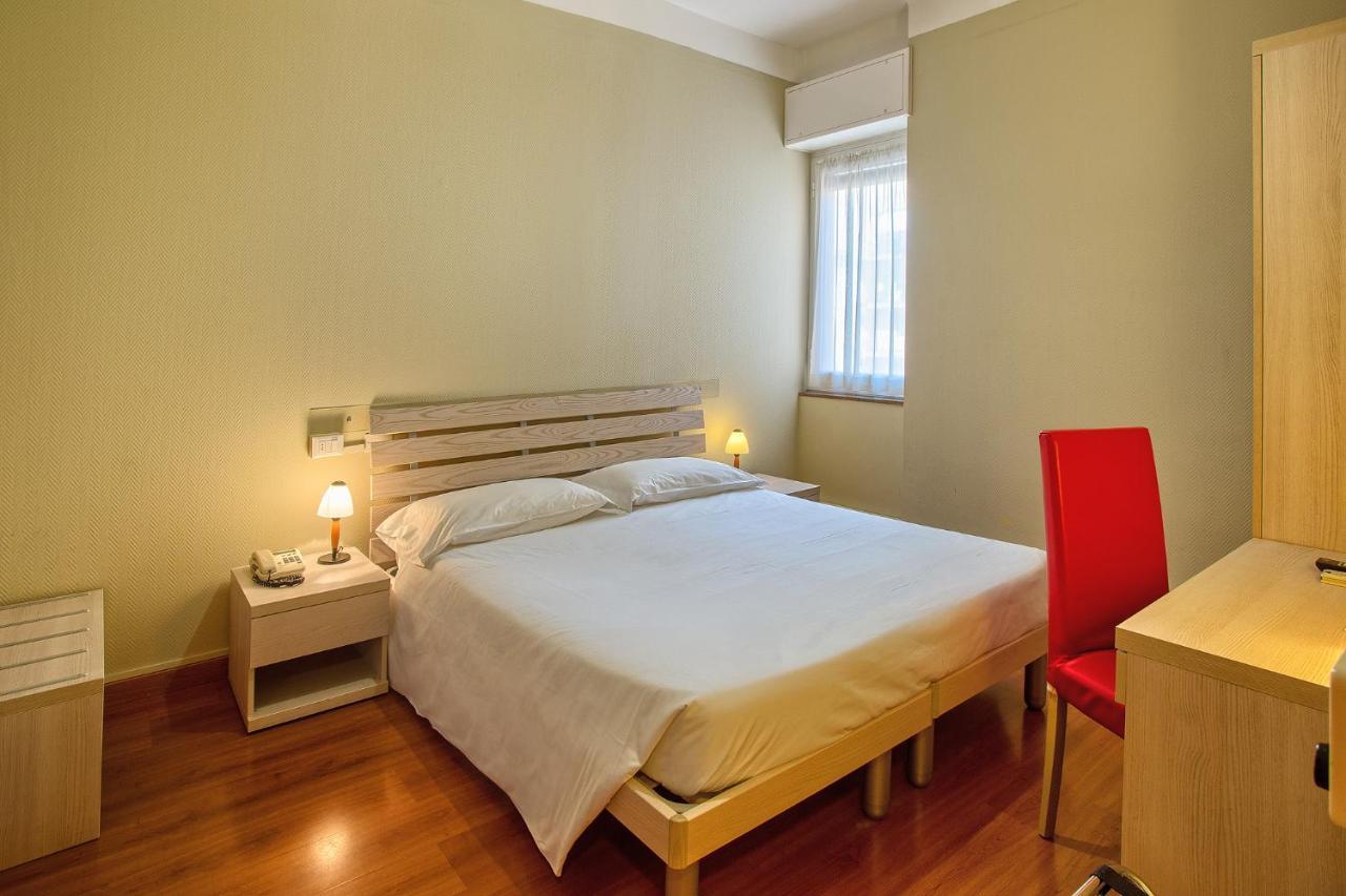 Hotel Calypso Ventimiglia Kültér fotó