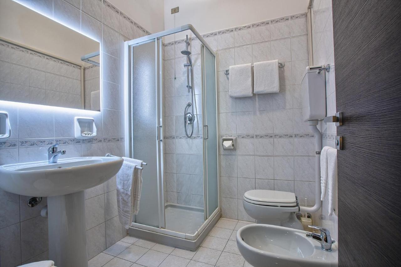 Hotel Calypso Ventimiglia Kültér fotó