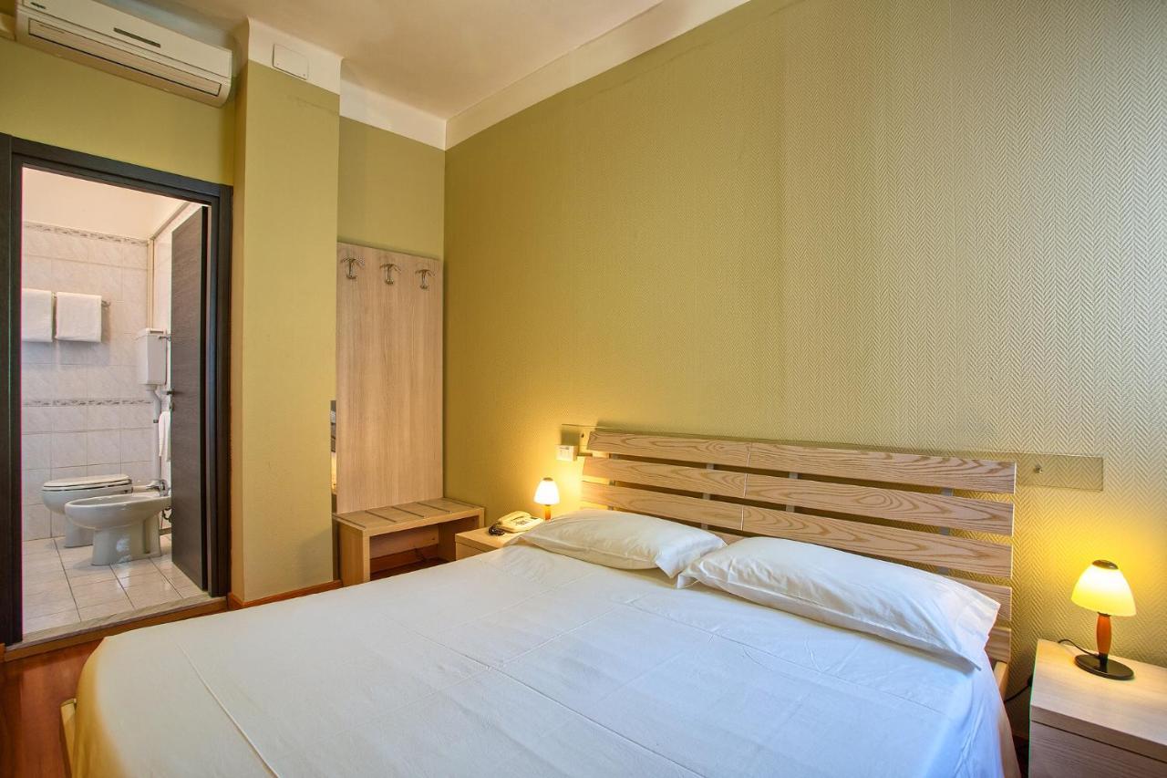 Hotel Calypso Ventimiglia Kültér fotó